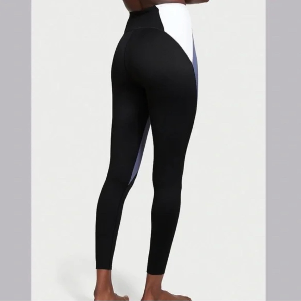 Victoria's Secret Sweat On Point Pocket Legging 7/8 length Size 12 - Picture 2 of 9